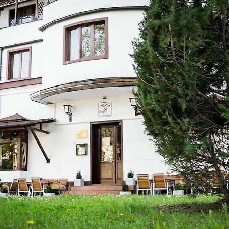 Nest Hotel Дробета-Турну Северин Екстериор снимка