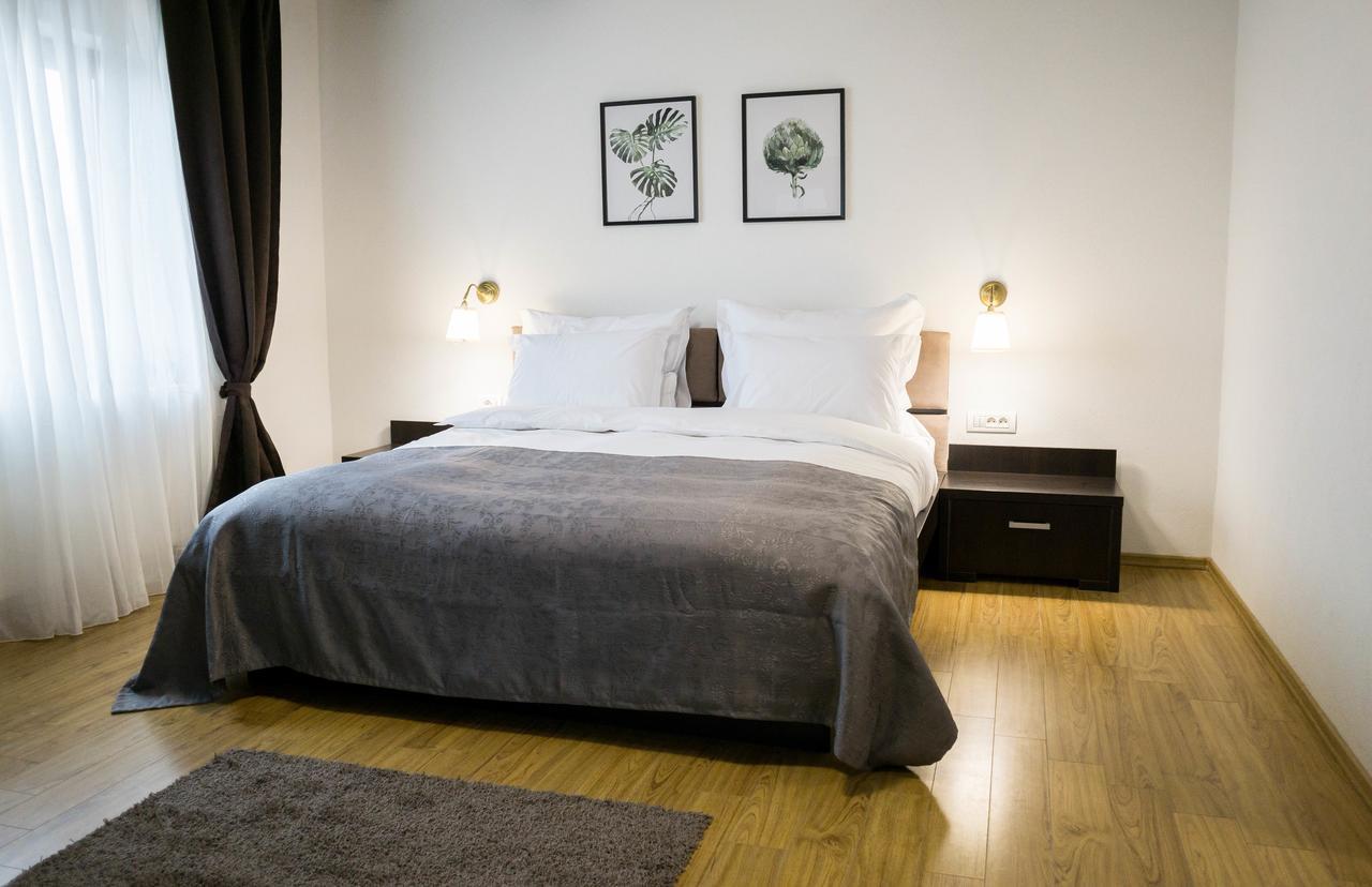 Nest Hotel Дробета-Турну Северин Екстериор снимка