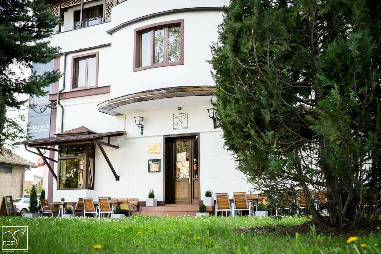 Nest Hotel Дробета-Турну Северин Екстериор снимка