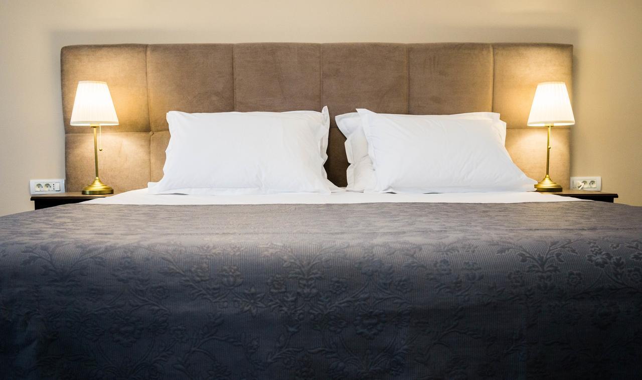 Nest Hotel Дробета-Турну Северин Екстериор снимка